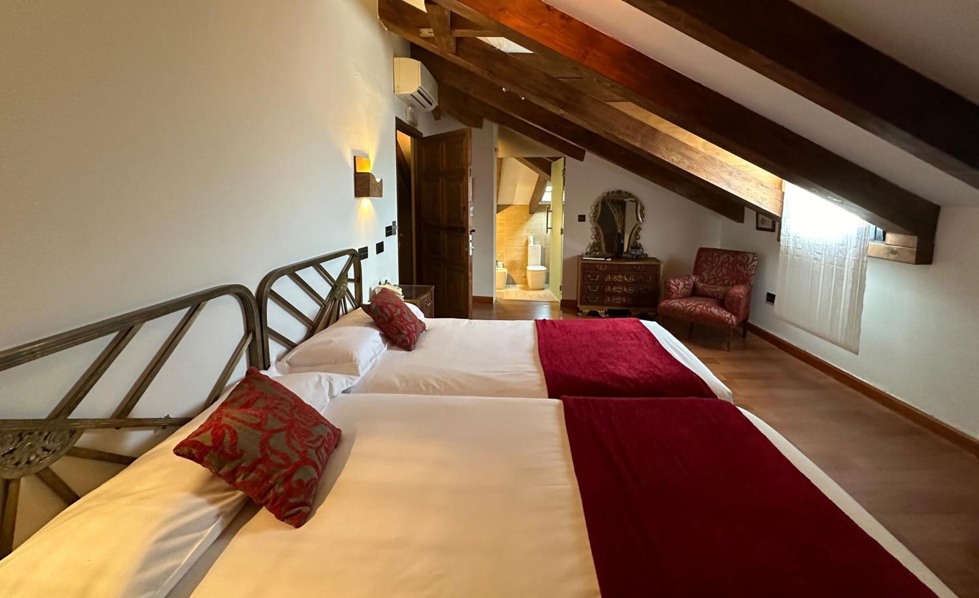 Concejo Hospederia Hotel Valoria la Buena Luaran gambar