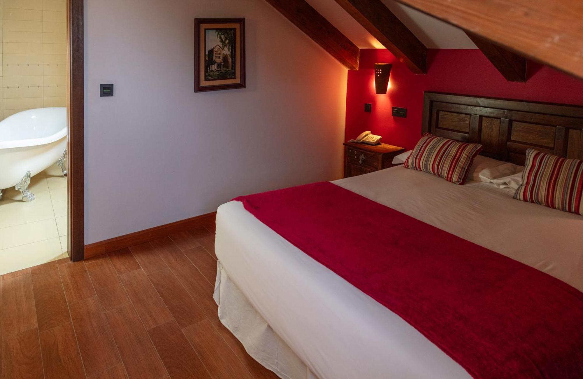 Concejo Hospederia Hotel Valoria la Buena Luaran gambar